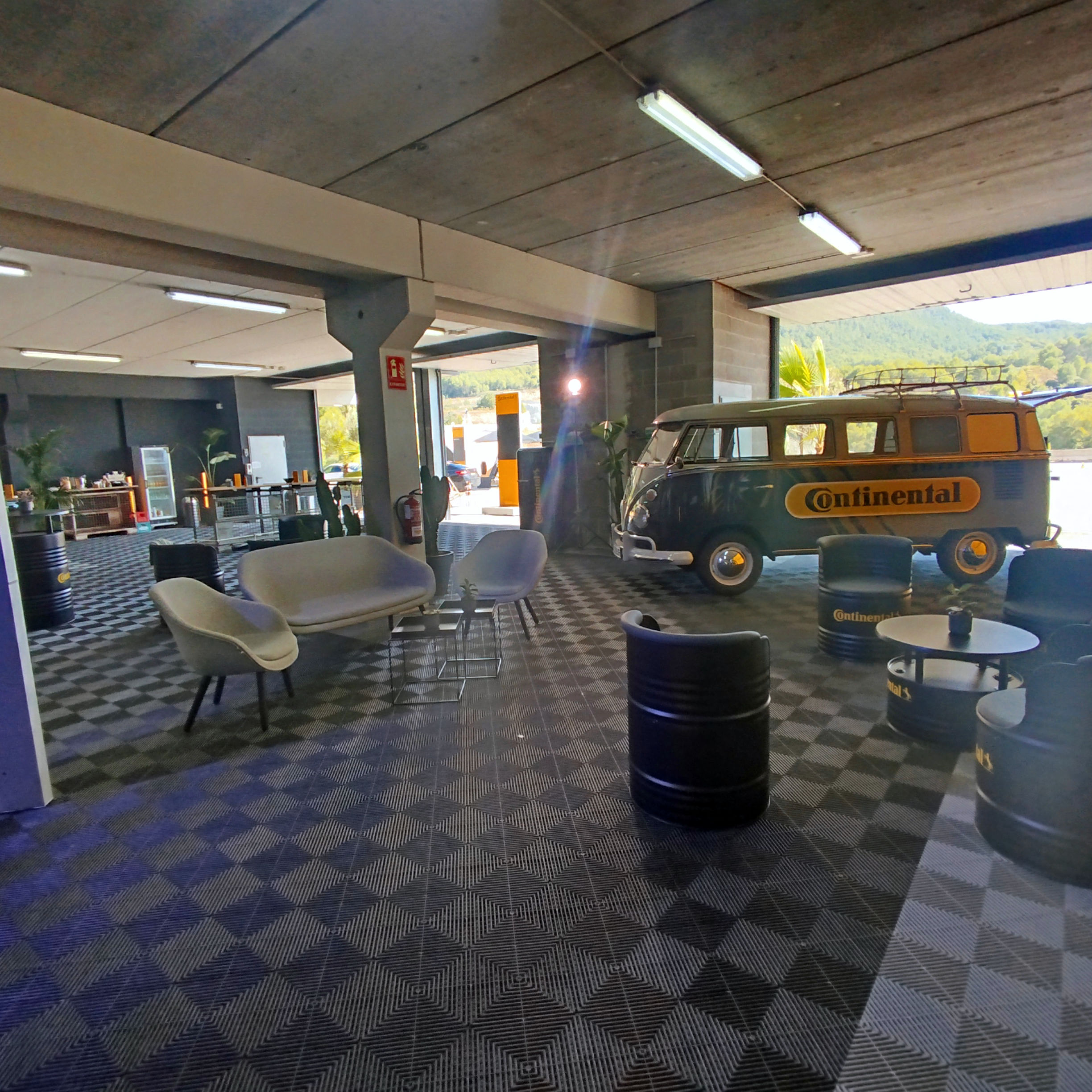Continental pone a prueba su gama de neumáticos en Kini Motorpark